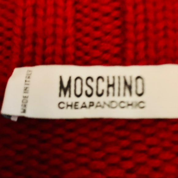 Vintage Moschino Red Button Up Sweater Excellent Condition and craftsmanship.♥️ - Picture 4 of 8